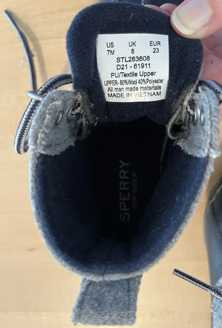 Sperry kid’s top grey